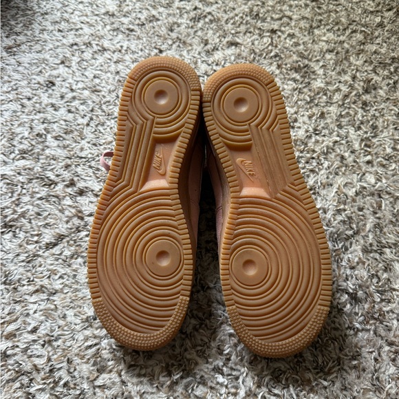 Nike Air Force One particle pink low top sneakers - Picture 4 of 6